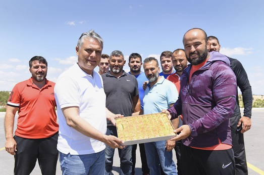 Muratpaşa’nın Aslan’ından Kırkpınar öncesi Korkuteli zirvesi