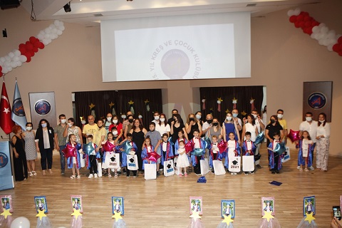 75. Yıl Kreş ve Çocuk Kulübü öğrencilerine mezuniyet töreni