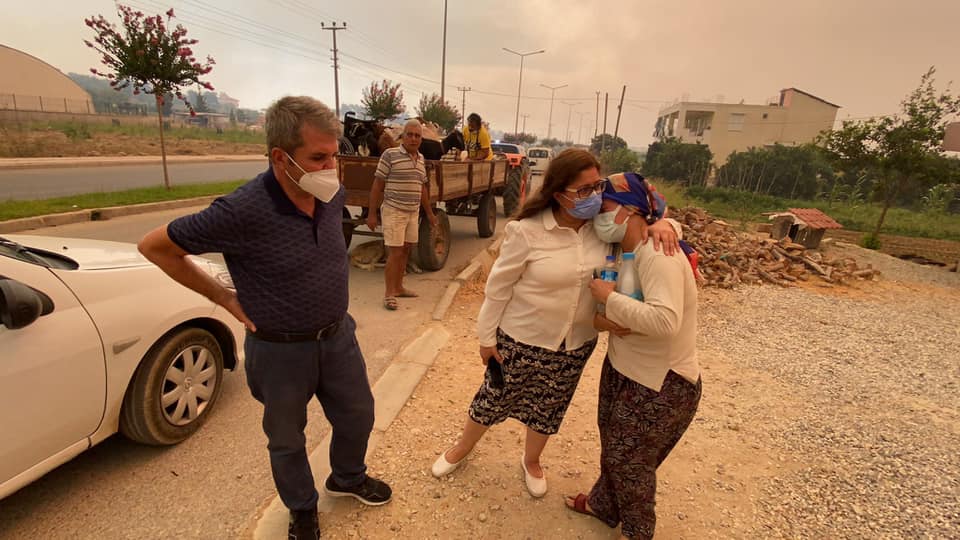 İyi Partili Bahşi Yangın Bölgesinde