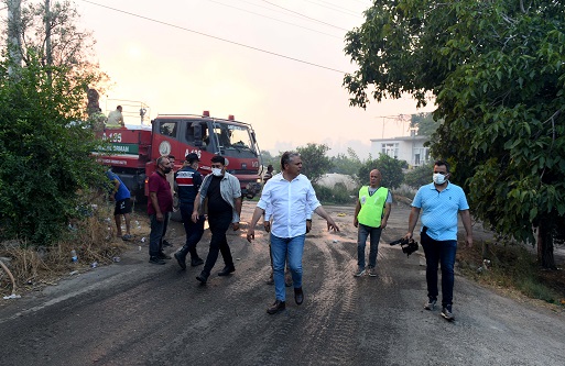 Başkan Uysal, faciadan son anda kurtulan mahallede