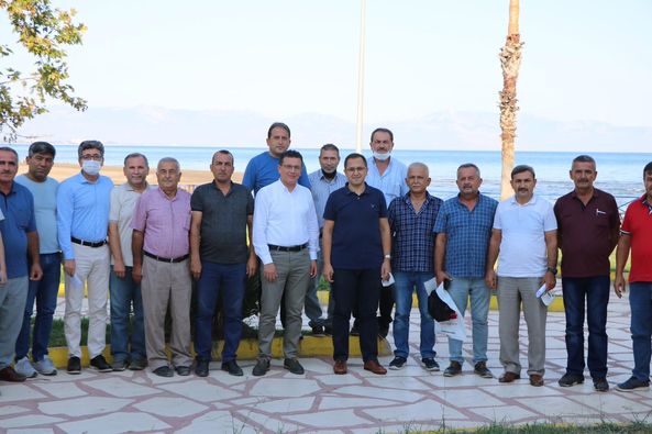 AK Parti Milletvekili Atay Uslu, Finike’de muhtarlarla bir araya geldi