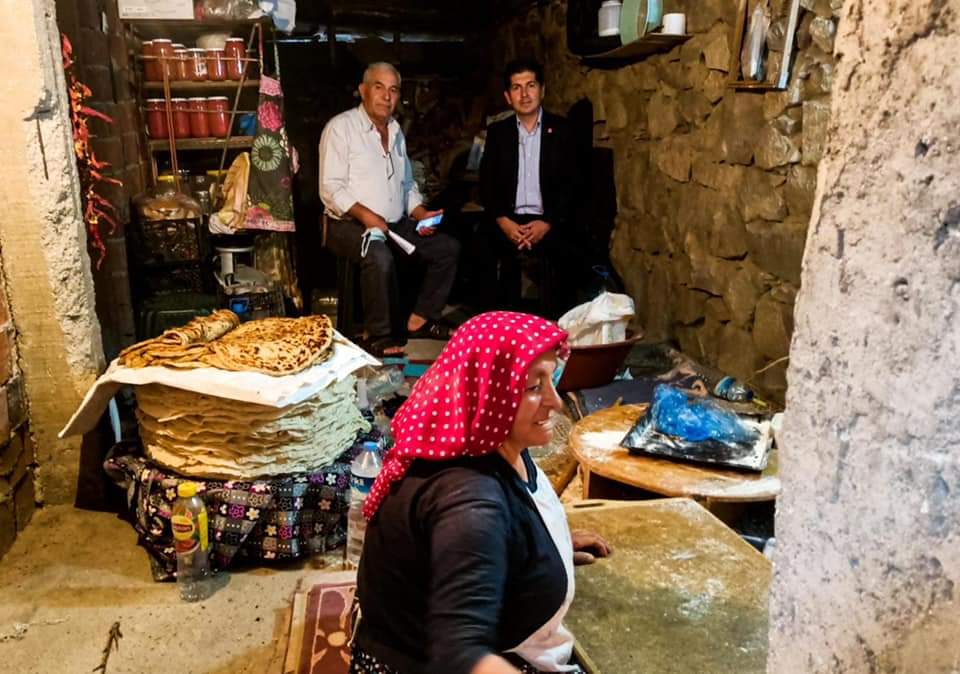 Başkan Halıcı, Sokak Sokak, Köy Köy Halkın Sorunlarını Dinliyor