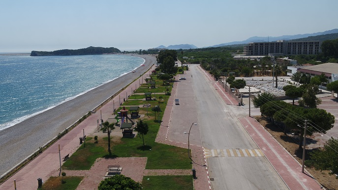 Demre Kömürlük Caddesi’ne yürüyüş yolu