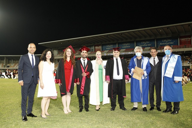Derece yapıp Akdeniz’i seçtiler, eğitim bursuna hak kazandılar