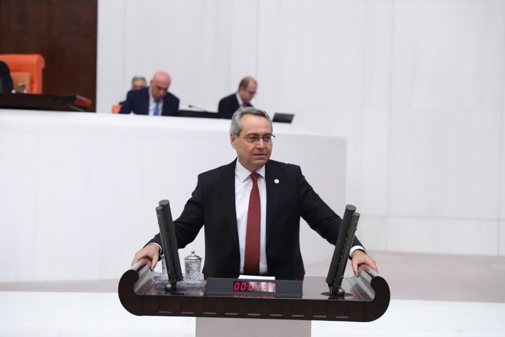 CHP’li Zeybek: Halkın Sağlığını Tehdit Eden Çimento Fabrikası Denetlenmiyor Mu?