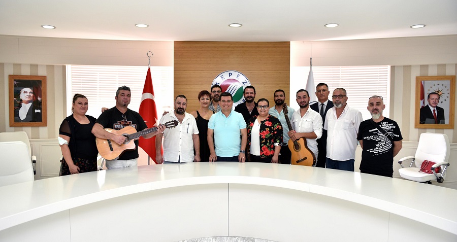 Tütüncü, “Antalya sanatçılarıyla güzel”