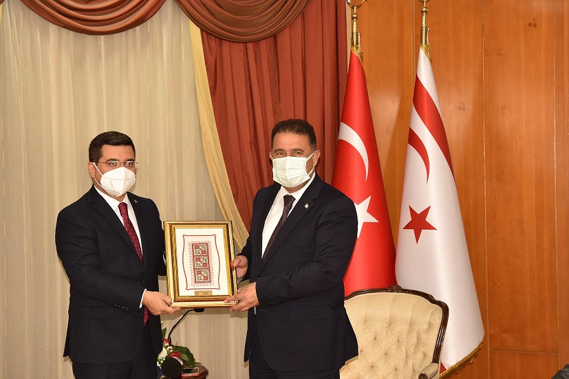 Tütüncü, KKTC Başbakanı Saner ile bir araya geldi