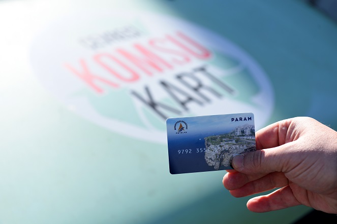 Muratpaşa’da çevreci komşu kart alışverişte de kazandırıyor