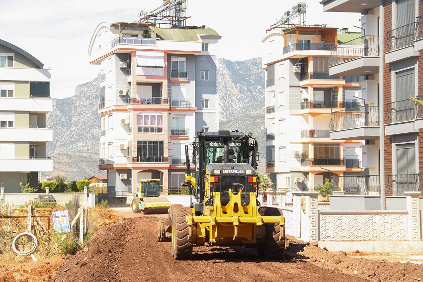 Döşemealtı’na yeni yollar açılıyor