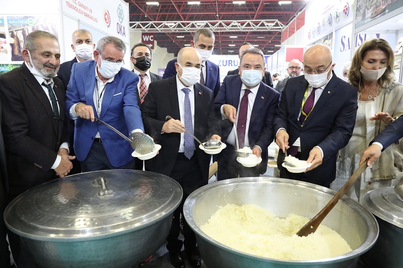 Başkan Böcek “Üreticinin ve alın terinin yanında olmaya devam edeceğiz”