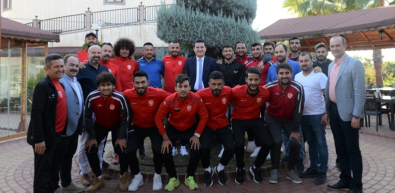 Kumluca Belediyesporlu Futbolculara Moral Kahvaltısı