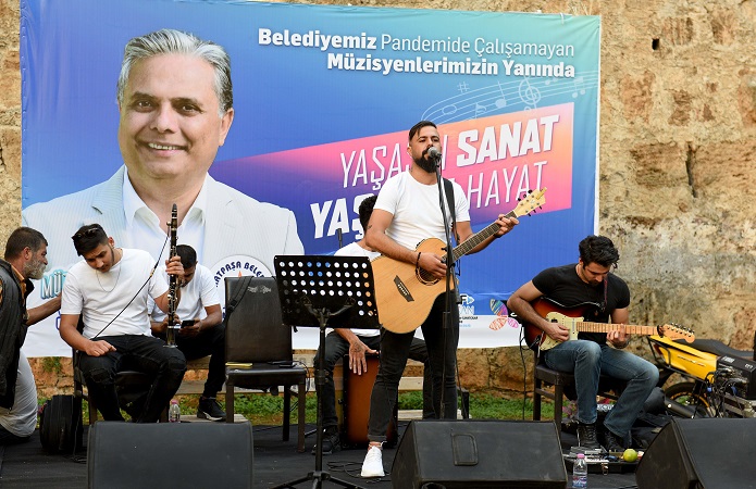 Kaleiçi’nde mutlu saatler