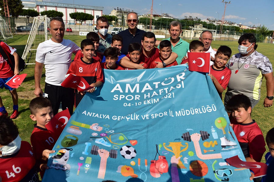 Kepez’de futbollu 29 Ekim kutlaması