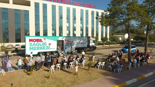Kepez’in Mobil Sağlık Merkezi Finike’de