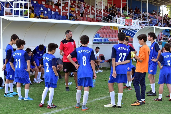 Kepez’in futbolcu fabrikası