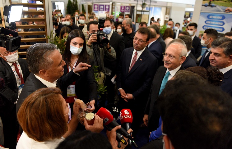 CHP Lideri Kılıçdaroğlu Murtapaşa standında