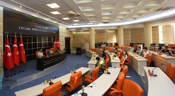 Tütüncü, yabancı konukları ağırladı