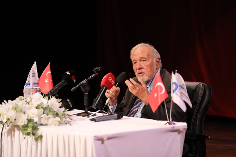 Kitap Fuarında İlber Ortaylı izdihamı yaşandı