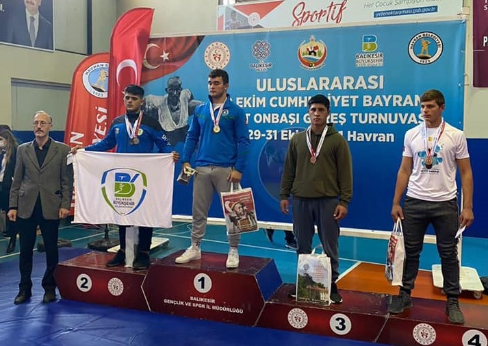 Aksulu Güreşçiden Uluslararası Başarı