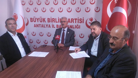 Başkan Barış: Antalya Ulaşım ve Trafik Çilesi Çekiyor