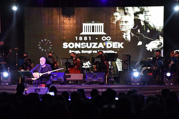 Atatürk sevdiği şarkılarla anıldı