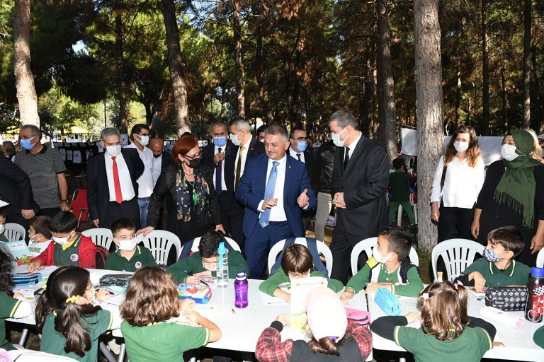 Gençlerimize İnsana Karşı Sevgi Ve Saygıyı Aşılamalıyız