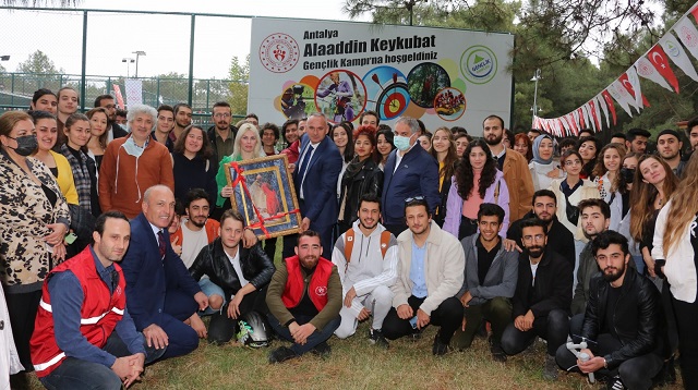 Rektör Özkan kültür ve spor topluluklarının başkanlarıyla bir araya geldi