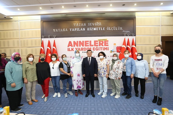 Kepez’den 155 anneye ilk yardım sertifikası