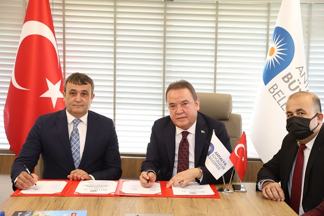 Büyükşehir’de işçileri sevindiren imza