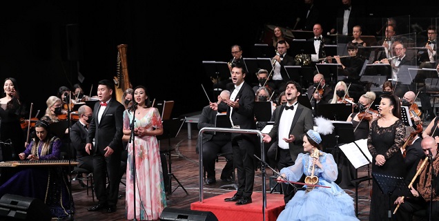Yunus Emre ve Nizami Gencevi anıldı