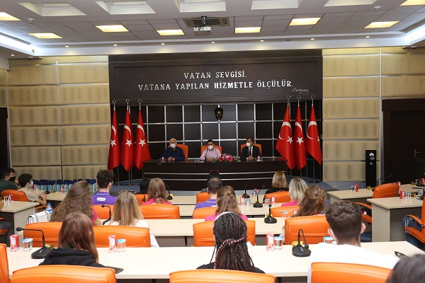 Tütüncü’nün konukları Erasmus öğrencileri