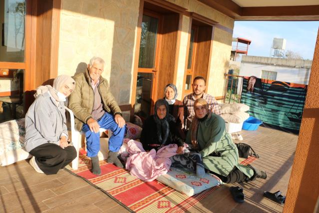 KADEM’den yangında evini kaybeden yaşlı çifte ziyaret