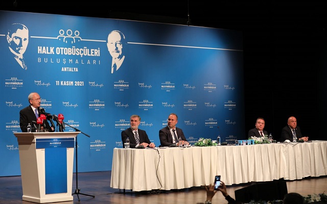 CHP Lideri Kılıçdaroğlu otobüsçü esnafının sorunlarını dinledi