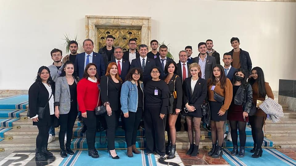 Sorgulayan Gençleri Tehdit Olarak Görüyorlar