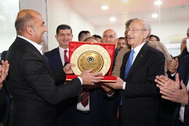 Kılıçdaroğlu Antalya’daki Vanlılarla Buluştu