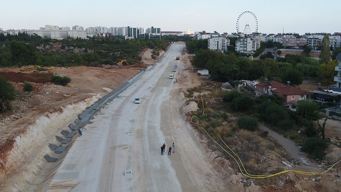 Konyaaltı’nın yeni yolunda sona yaklaşıldı