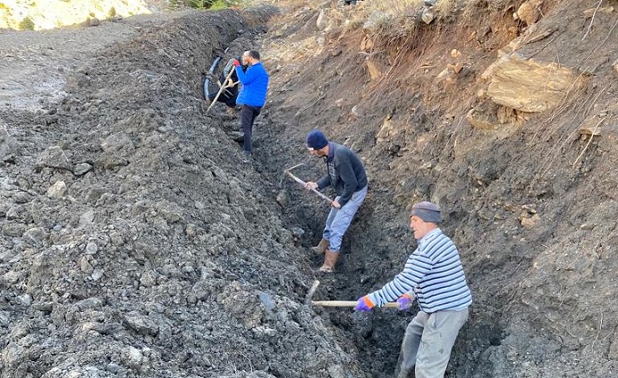 Gündoğmuşlu çiftçilere 4400 metre sulama borusu tahsis edildi