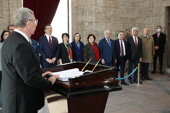 CHP’li büyükşehir belediye başkanları Anıtkabir’i ziyaret etti