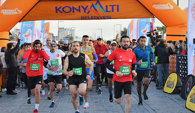 Vatandaşlar Antalya Ultra Trail Maratonu’nda ter döktü