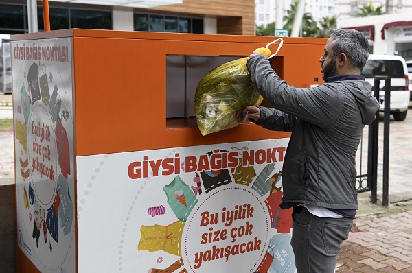 Kullanılmayan kıyafetler öğrencilere burs oluyor