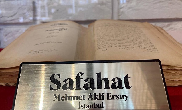 Safahat, Cemil Meriç Kütüphanesi’nde sergileniyor
