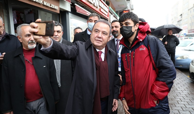 Başkan Böcek’e Kayserililer yoğun ilgi gösterdi