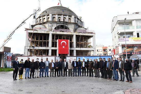 Merkez Caminin Kubbe Betonu Dualarla Döküldü