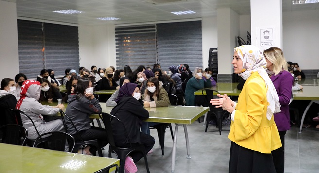 Öğrencilere Diyetisyen Ve Psikolog Desteği