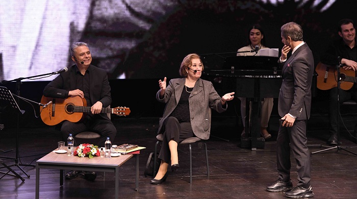 Muratpaşa’dan Nazım geçti
