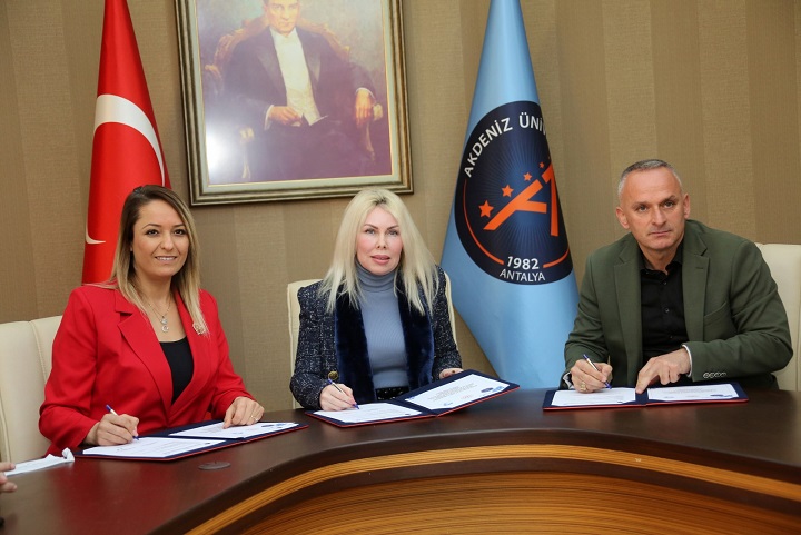 Otizmli bireyler üniversitede hem öğrenecek hem üretecek