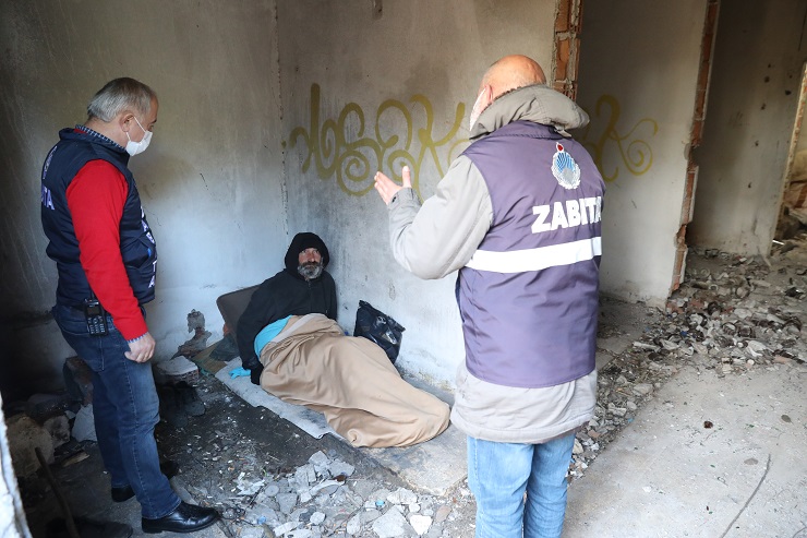 Metruk binada kalan vatandaşa sıcak ortam sağlandı