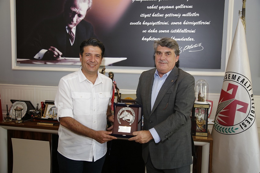 Hipodrom kapılarını açıyor