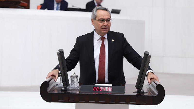 CHP’li Zeybek: “Milletin Parası Tek Adam Tarafından Eritiliyor”