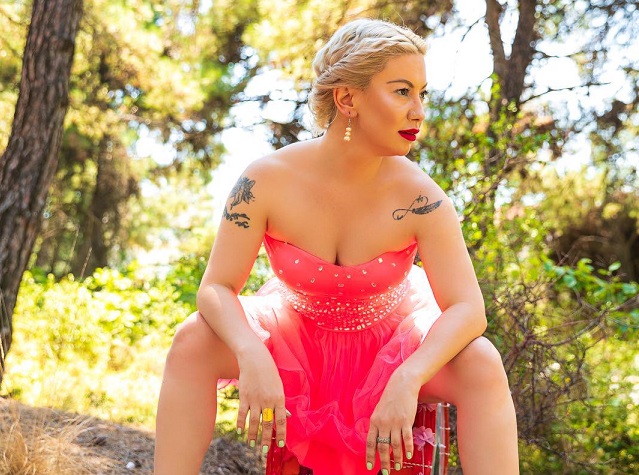 Sahnelerin Taş Bebeği Burcu Ulukaya’dan Yeni Single Sürprizi